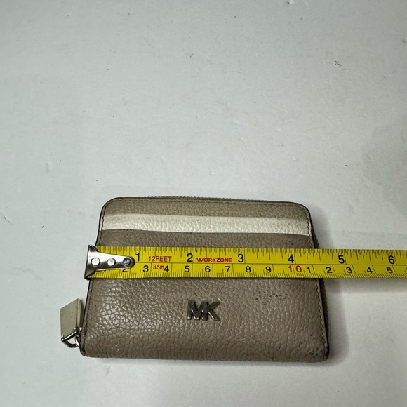 MICHAEL KORS Small Pebbled Leather Wallet - Picture 10 of 13